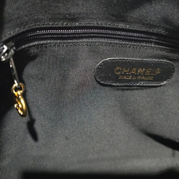 VGC Authentic Chanel Patent Leather Timeless Weekender - Picture 12 of 16